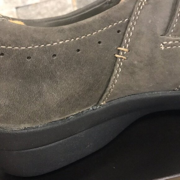 Clarks Women's Un.Boost Slip-On Loafer - Picture 6 of 6